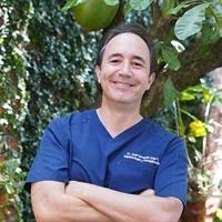 Dr. Juan Fernando Uribe Implantología & Estética Dental Avanzada Odontólogo Cali
