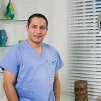 Luis Eduardo Alonso Salja Cirujano plástico Barranquilla