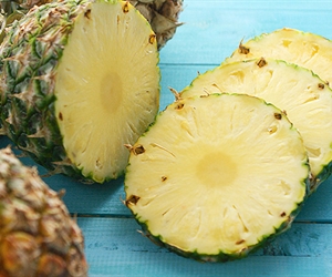 Pineapple for the girl or pineapple for the skin? By dermatologist Laura Habib