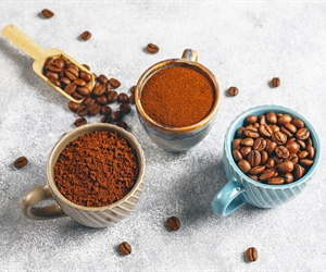 5 Benefits of coffee for your skin! By dermatologist Laura Habib