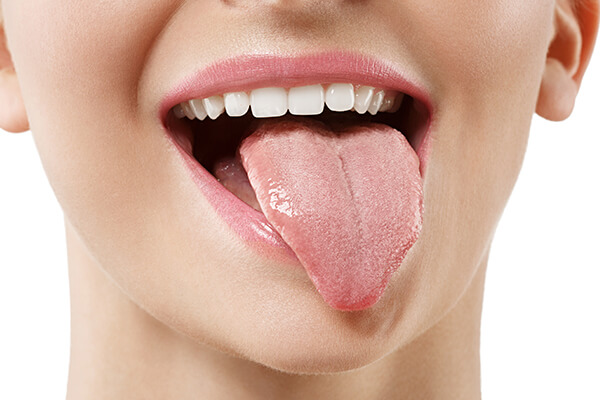 The importance of cleaning your tongue and washing your mouth in the morning