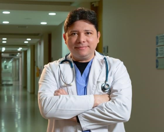 Yeisman  Pineda Lechuga  Centro de fertilidad, Ginecólogo