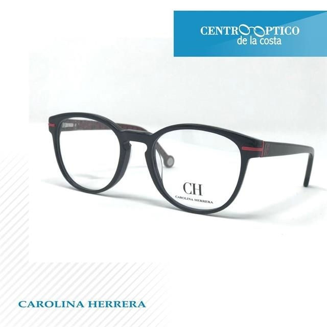 The glasses of Carolina Herrera