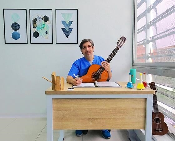 Andrés Buitrago  Musicoterapia