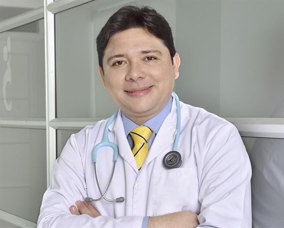 Yeisman  Pineda Lechuga  Centro de fertilidad, Ginecólogo