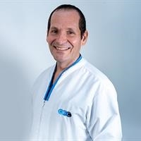 Carlos Fernández De Castro   Odontólogo Barranquilla