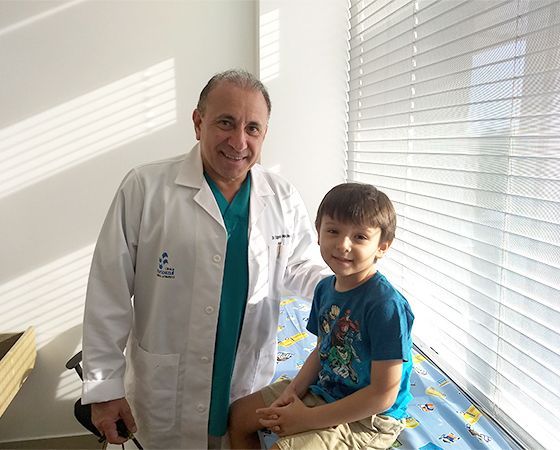 Mauricio Díaz Borelly  Cirujano, Pediatra, Urólogo