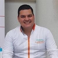 Reinaldo  Marchena Zapata  Odontólogo Barranquilla