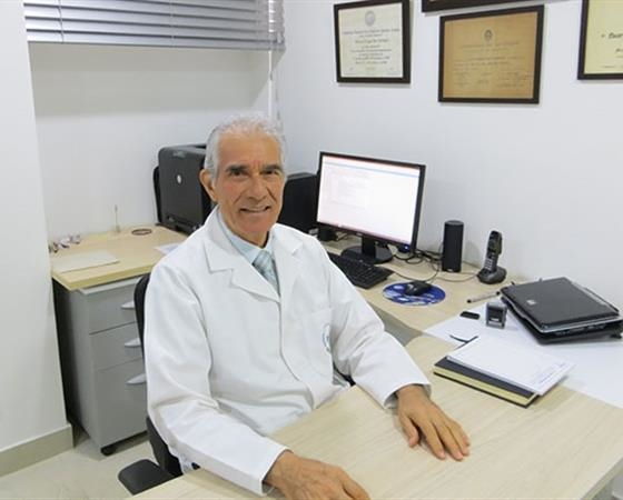 Oscar Páez Rodríguez  Gastroenterólogo, Internista