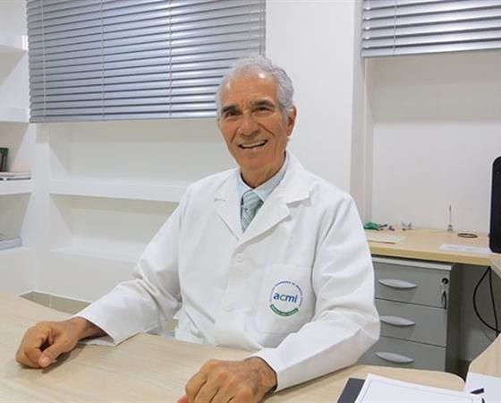 Oscar Páez Rodríguez  Gastroenterólogo, Internista