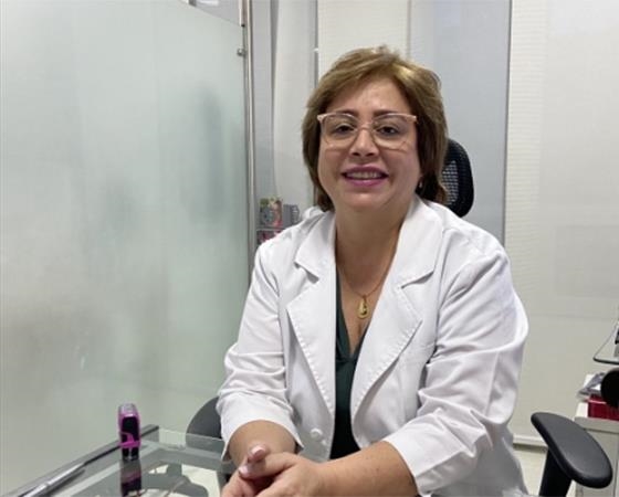 Gloria Inés Lopera Bonilla  Ginecólogo, Médico alternativo