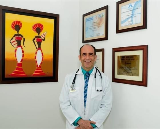 Guillermo Ignacio Acosta Osio  Estéticas, Ginecólogo