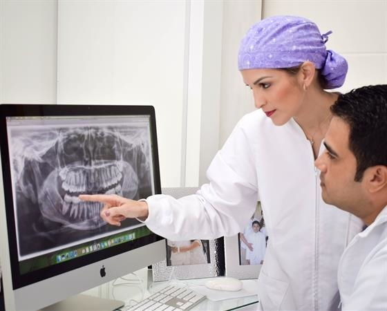 Clínica Maxilofacial del Caribe   Cirujano, Odontólogo