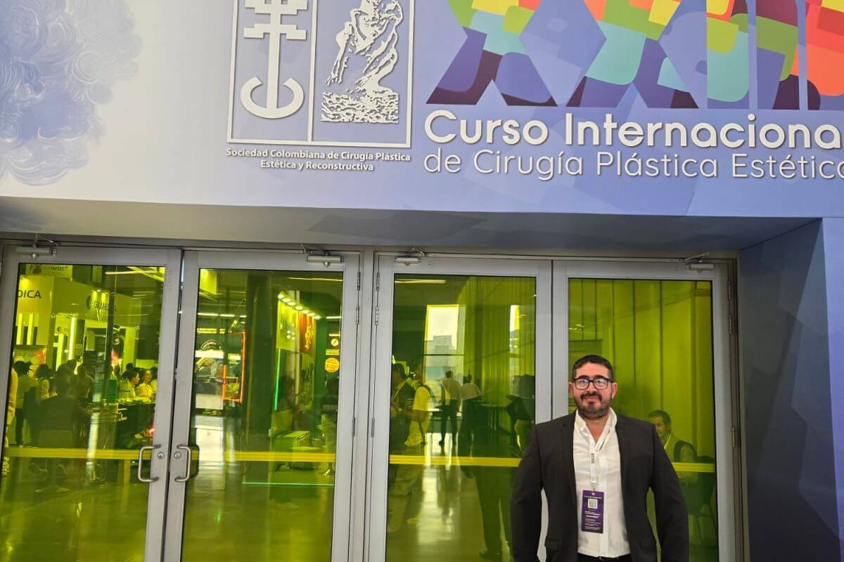 Centro De Cirugía Plástica Y Estética Dr. Roger Ruiz  #3