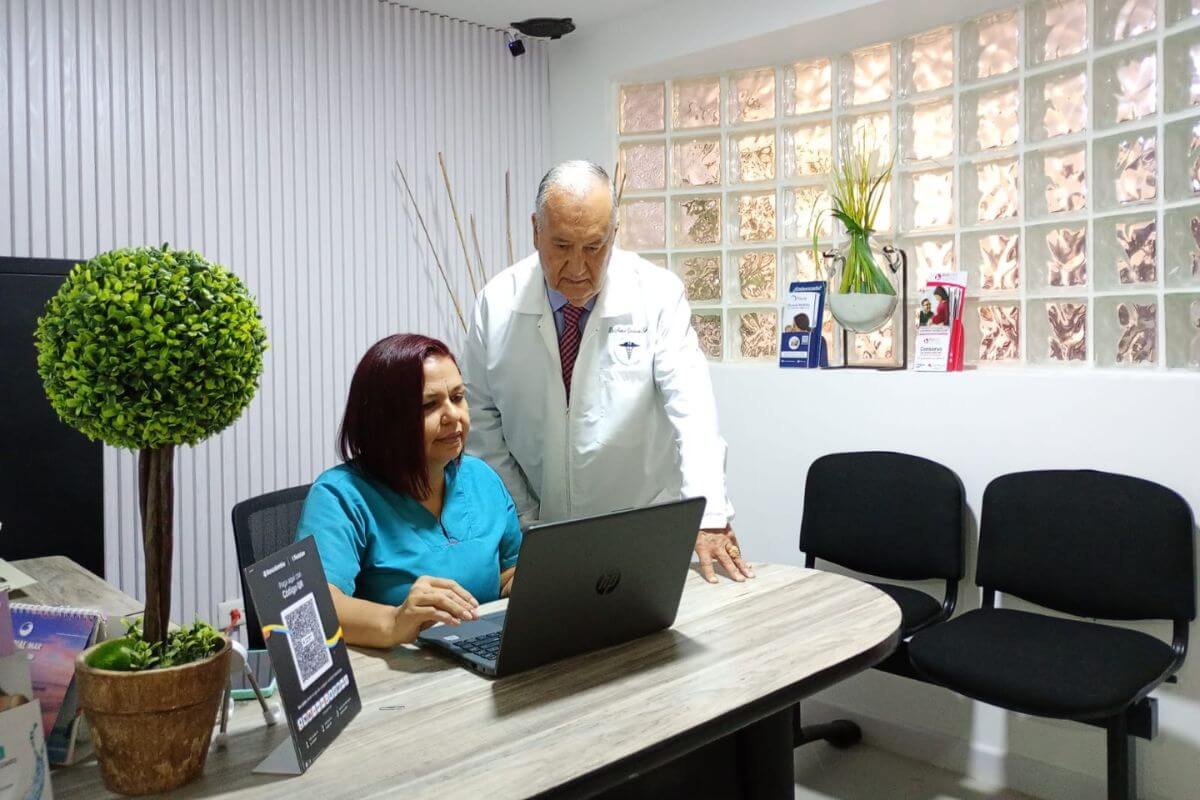 Dr. Álvaro  González Rubio #1