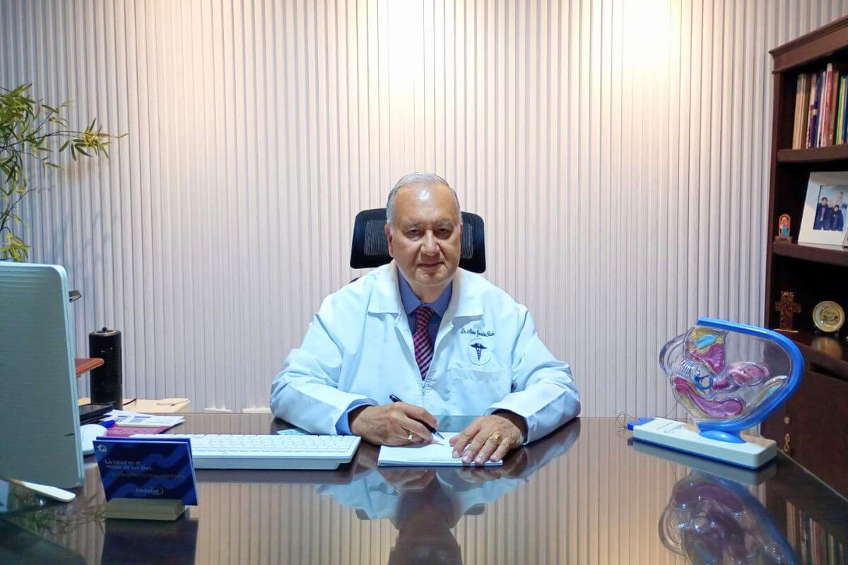 Dr. Álvaro González Rubio