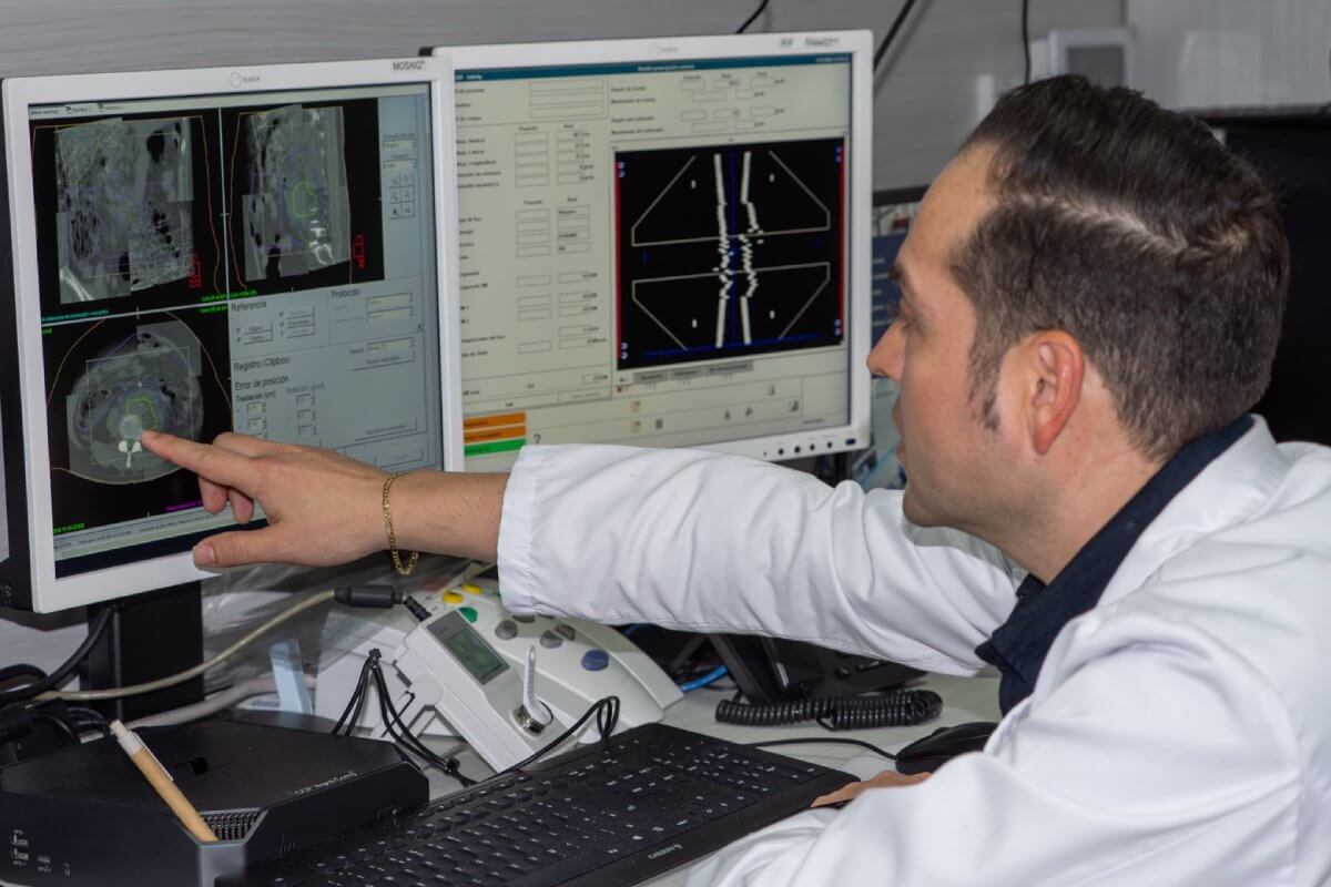 Dr. William Alberto Baquero Iguarán  #1