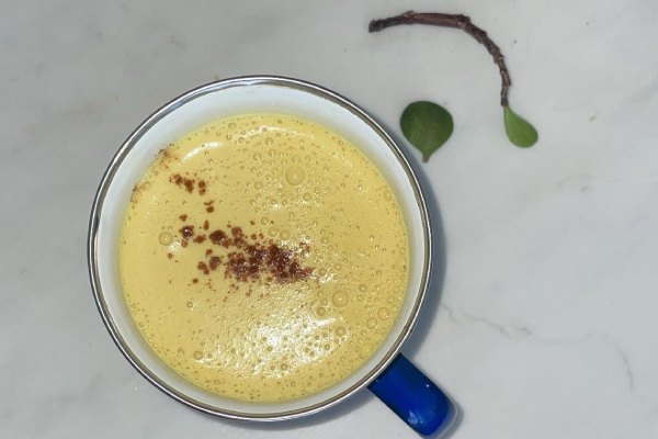 Beneficios de la leche dorada o Haldi Doodh