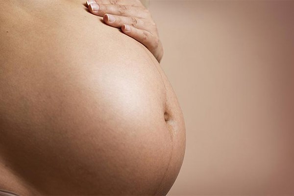 Cuide su piel durante el embarazo