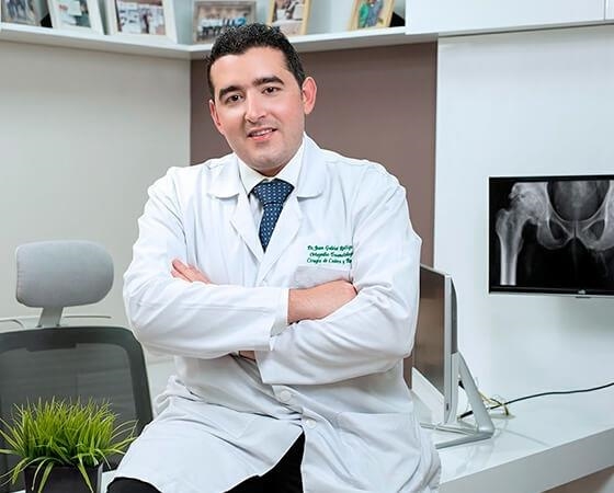 Juan Gabriel Reatiga Aguilar  Ortopedista
