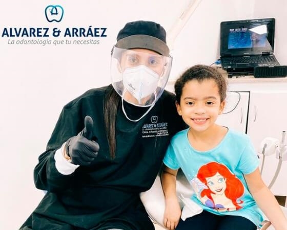 Álvarez & Arráez Odontología    Odontólogo