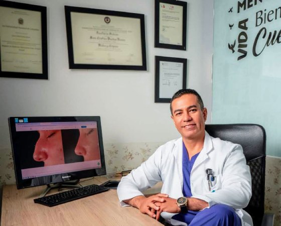 Hector Fabian  Camelo Carmona  Otorrinolaringólogo