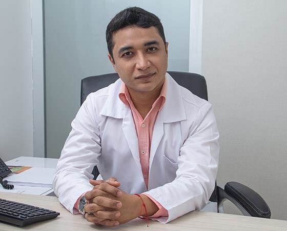 Edgar Franchesco  Serrano Guerra  Internista, Medicina paliativa, Oncólogo