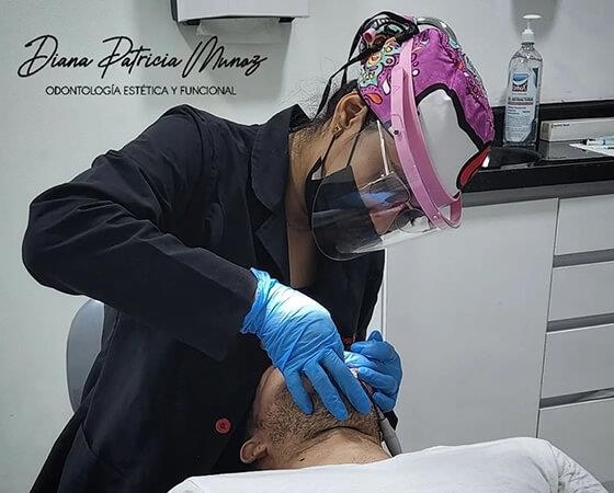 Diana Patricia Muñoz  Odontólogo