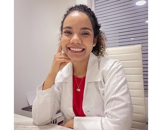 Diana Carolina De La Cruz Martínez  Dermatólogo, Medicina estética