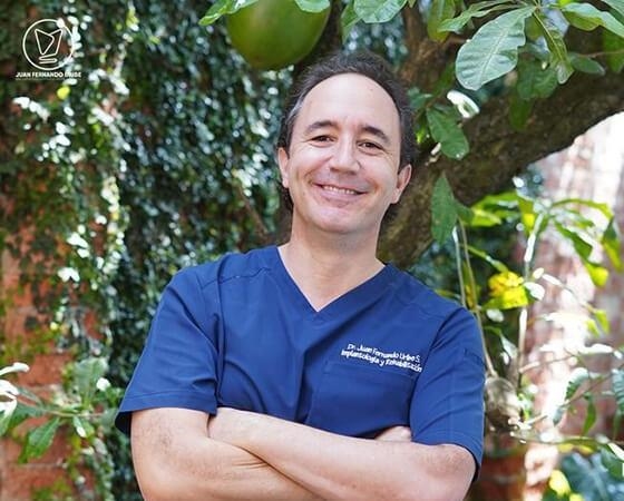 Dr. Juan Fernando Uribe Implantología & Estética Dental Avanzada  Odontólogo