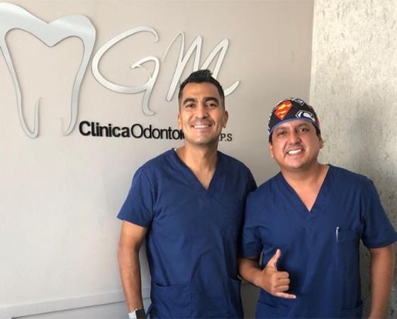 GM Clínica Odontológica   Odontólogo